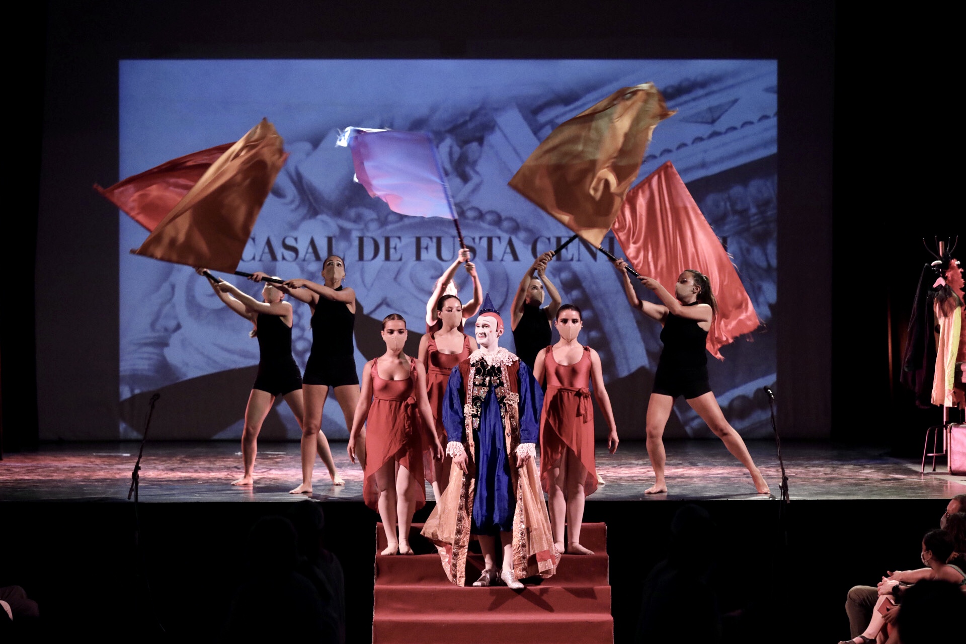 EL TEATRE CASAL FEM UN SEGLE D'ACTIVITAT ININTERROMPUDA